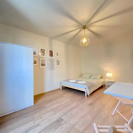 Halby Pereca 13/19 * Warschau